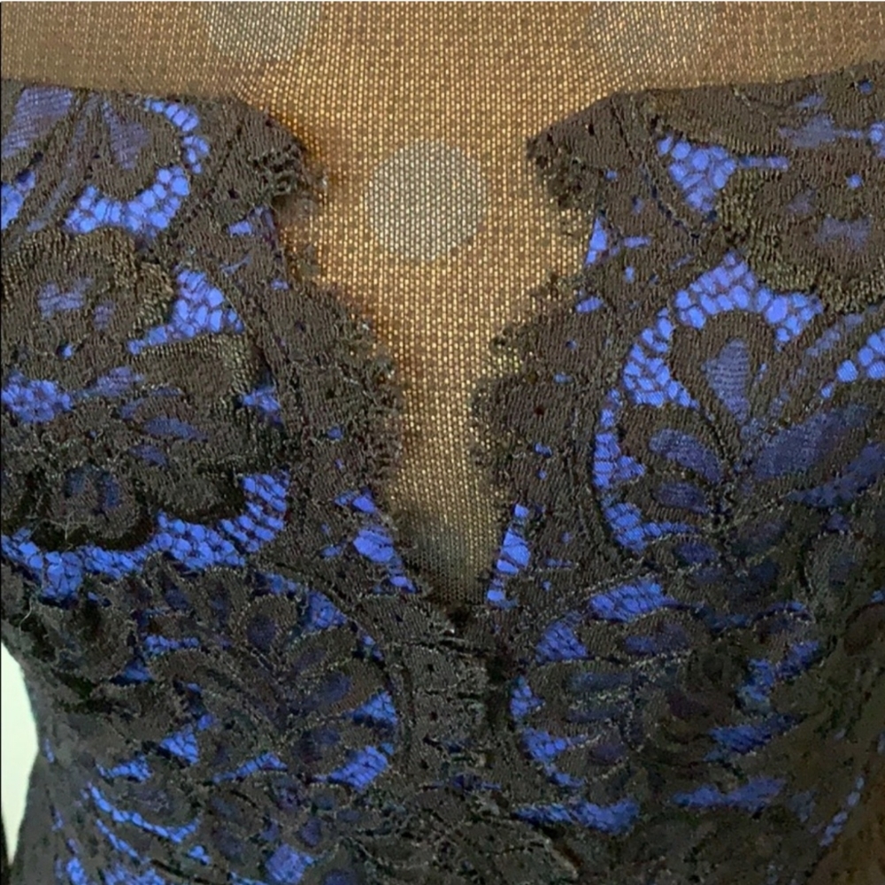 Monique Lhuillier royal and black lace dress! - Picture 5 of 6